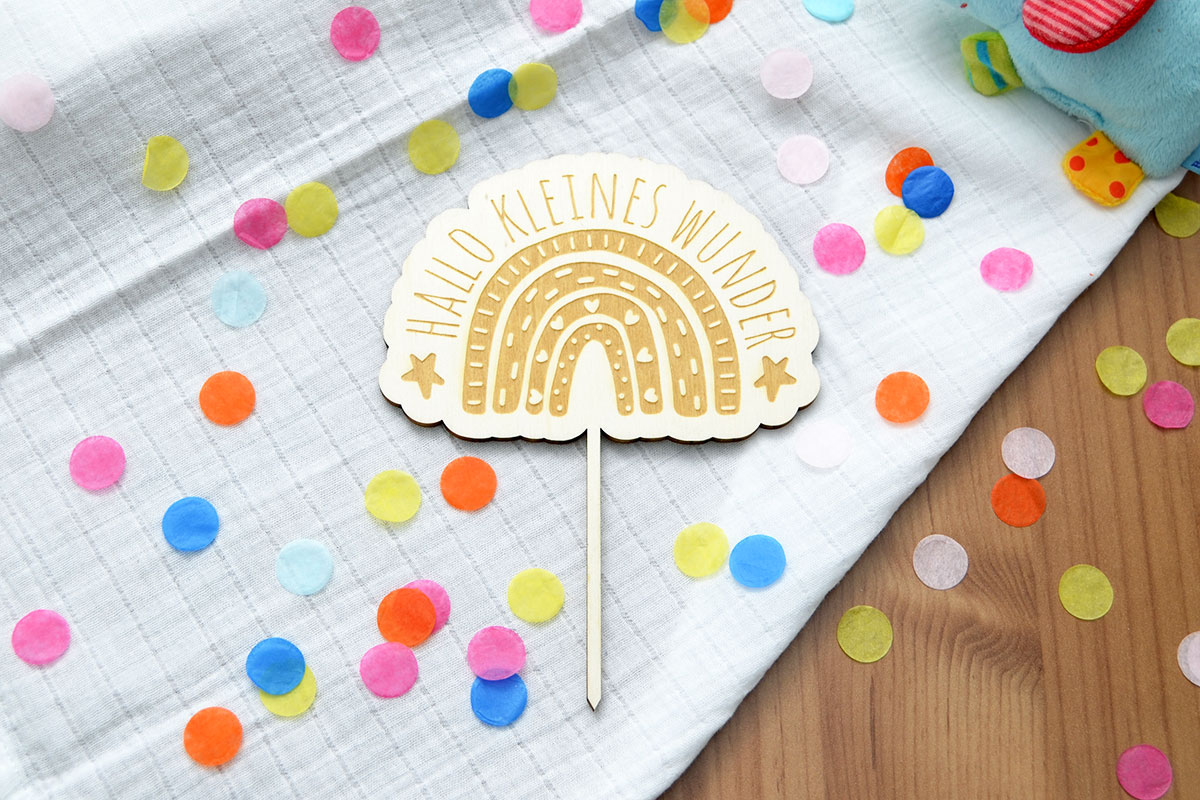 Regenbogen Cake-Topper zur Geburt: Hallo kleines Wunder!