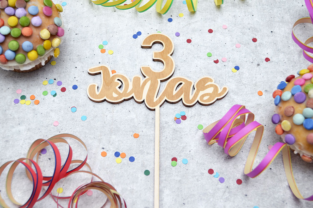 Personalisierter Cake-Topper zum Geburtstag