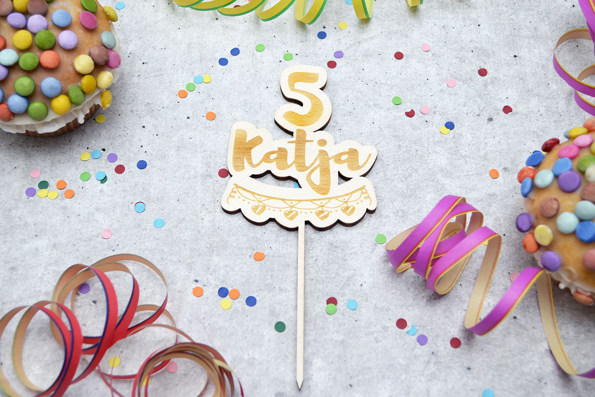Personalisierter Cake-Topper zum Geburtstag