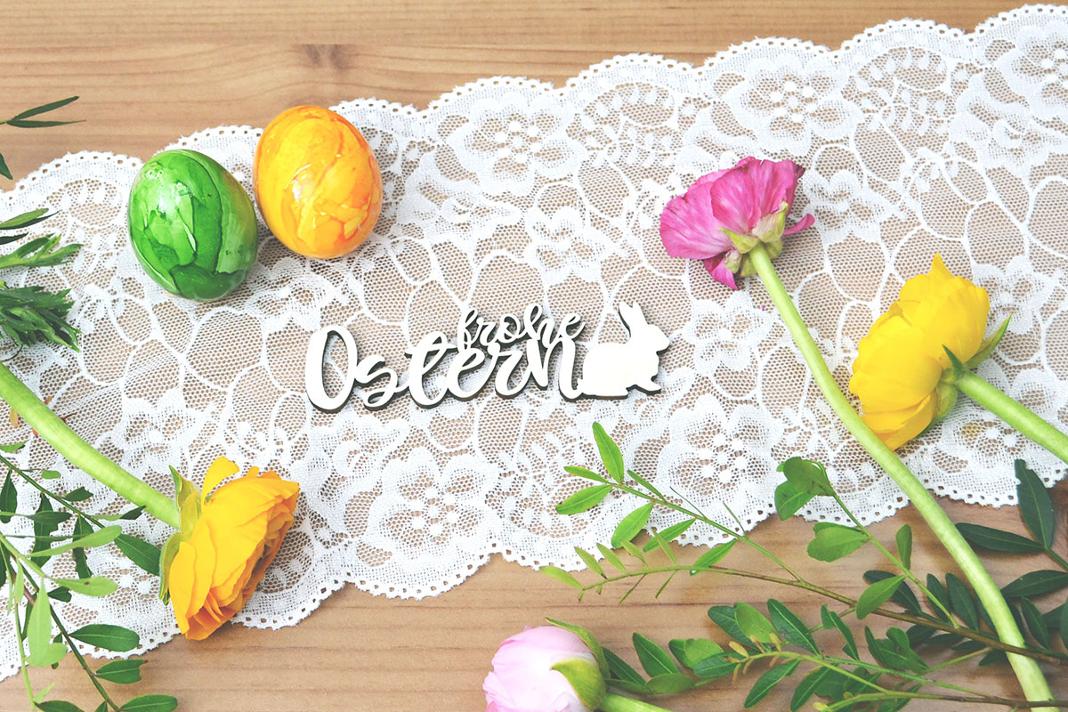 Frohe Ostern Schriftzug aus Holz